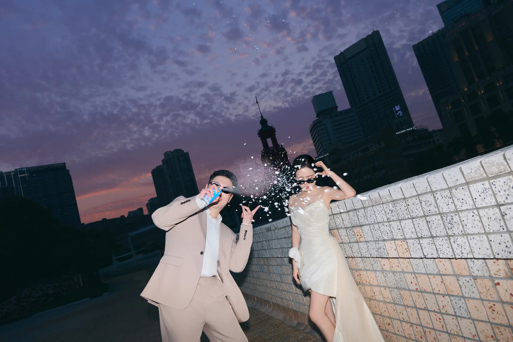 第7张婚礼照片：把快乐，交给夜色与星光